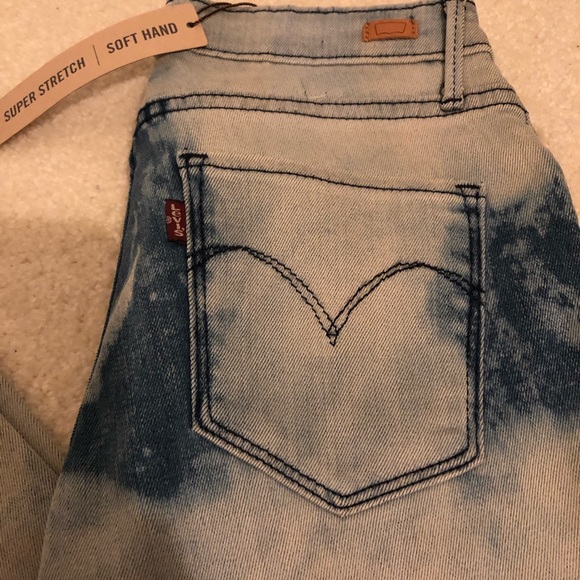 NWT Levi’s leggings acid wash jeans(read desci) - Picture 2 of 5